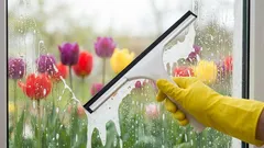 Ako čistiť okná na jar: 5 základných pravidiel